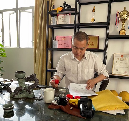 液體靜電噴槍廠(chǎng)家歐總